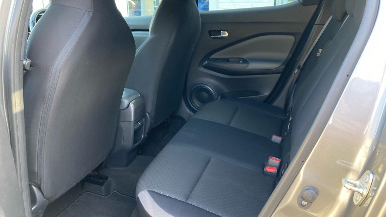 Nissan Juke 1.0 DiG-T 114 N-Connecta 5dr DCT Petrol Hatchback